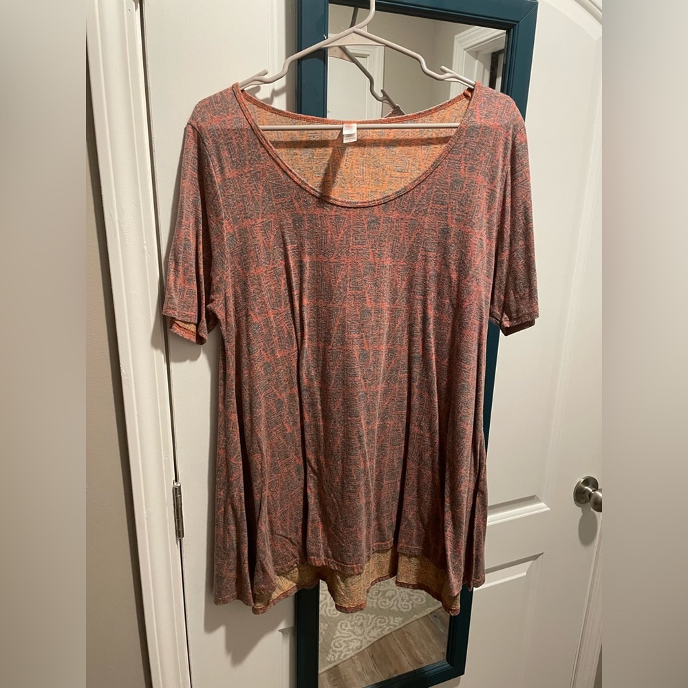 LulaRoe Perfect Tee Large